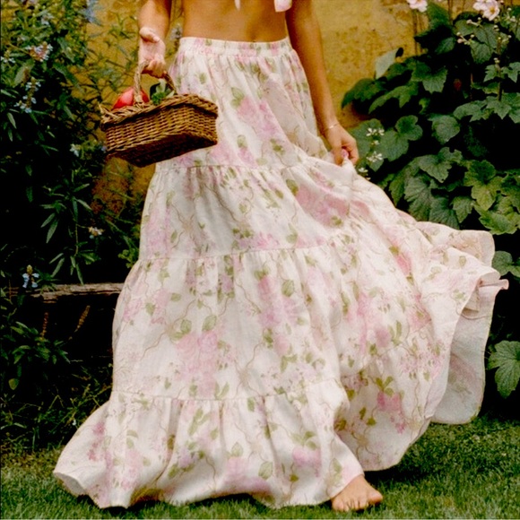 ⭐️ON HOLD DO NOT PURCHASE⭐️ Spell & The Gypsy Rose Garden Tiered Skirt - Picture 2 of 9